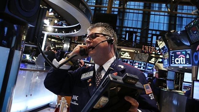 Nhà đầu tư đẩy mạnh bán ra sau tuyên bố của chủ tịch Fed